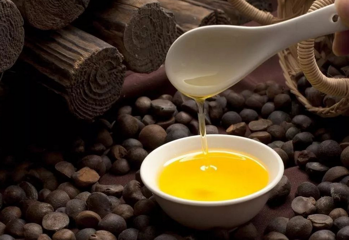 企鵝牌茶籽油雙螺桿榨油機(jī)，用心制造獲得客戶認(rèn)可(圖1)