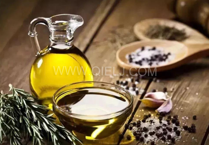 怎樣健康的選擇食用油？企鵝糧油機(jī)械為您簡(jiǎn)單講述(圖1)
